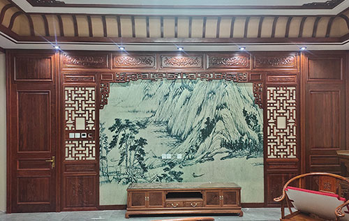 灵山中式仿古别墅客厅背景墙花格木作装饰